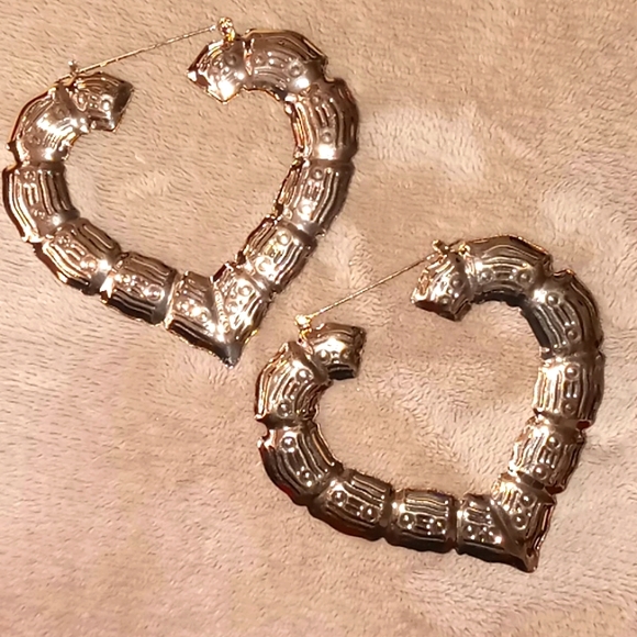 Earrings - Picture 1 of 1